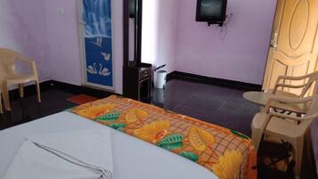 Deluxe Room | Blackout drapes, soundproofing, free WiFi, bed sheets