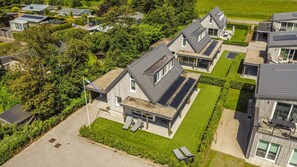 Exterior - Villa 'Casa Bos Schotsman Wellness' with Lake View, Private Terrace and Wi-Fi (Kamperland)