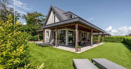 Villa „Casa Bos Schotsman Wellness“ mit Seeblick, Privatterrasse und WLAN
