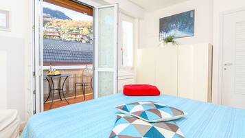 1 slaapkamer, een strijkplank/strijkijzer, gratis wifi, beddengoed