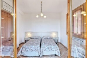 2 bedrooms, bed sheets