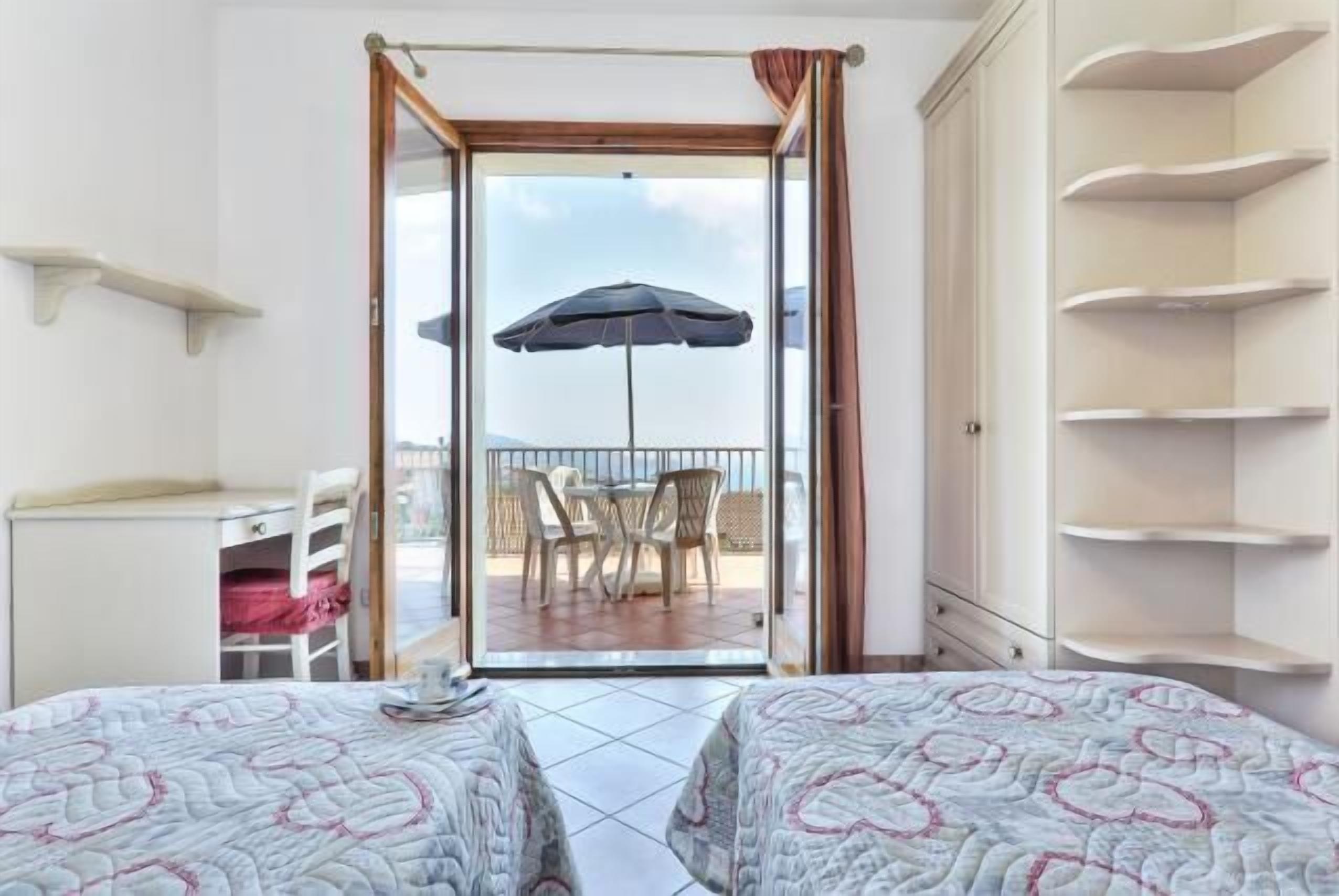 2 bedrooms, bed sheets