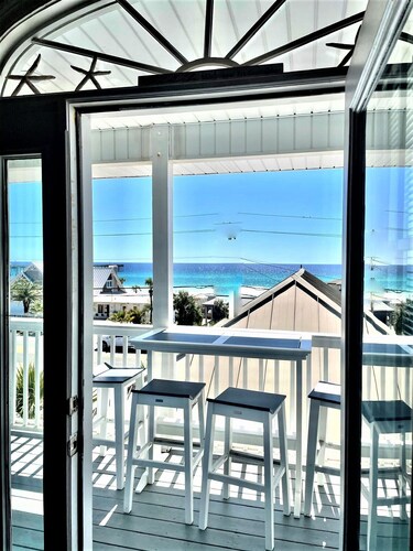 Panama City Beach Walk to Beach • Near Pier Park • No Elevators • Garage