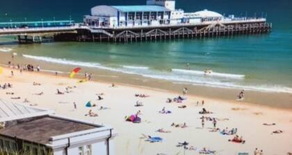 Immaculate 4-bed Apartment in Bournemouth & spa