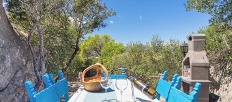 Amazing Villa "Roccia" with Wi-Fi, Air Conditioning, Garden and Terrace