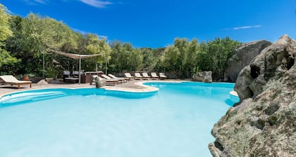 Incroyable Villa « Roccia » avec Wi-Fi, climatisation, jardin et piscine partagée