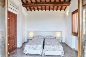 2 bedrooms, bed sheets