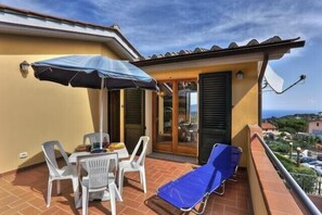 Outdoor dining - In good location and with sea view - Casa Consuelo - Appartamento 2 (Capoliveri)