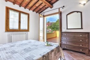 2 bedrooms, bed sheets