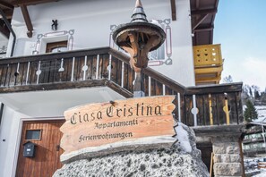 Exterior detail - Quiet Holiday Apartment "Ciasa Christina" with Wi-Fi, Balcony and Mountain View (Moena)