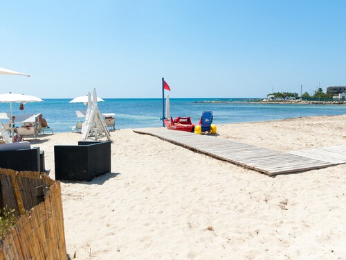 Villa Telia Directly on the Beach with Terrace; Pets Allowed, Parking Available