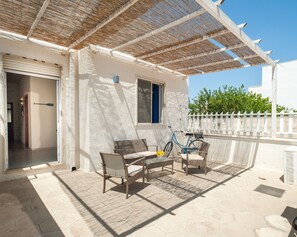Terrace/patio - Villa Telia Directly on the Beach with Terrace; Pets Allowed, Parking Available (torre lapillo)