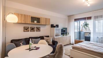 1 habitación, tabla de planchar con plancha, wifi gratis y ropa de cama