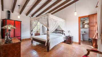 6 habitaciones, tabla de planchar con plancha y wifi gratis