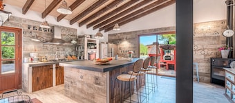Stunning Villa Son French with Mountain View, Wi-Fi