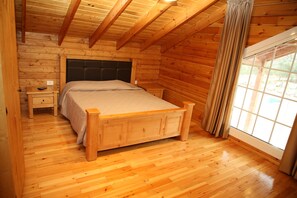 4 dormitoris, escriptori, wifi gratuïta i roba de llit 