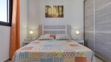 2 bedrooms, iron/ironing board, free WiFi, bed sheets