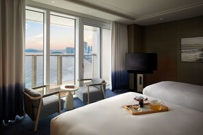 Minibar, in-room safe, individually decorated, individually furnished