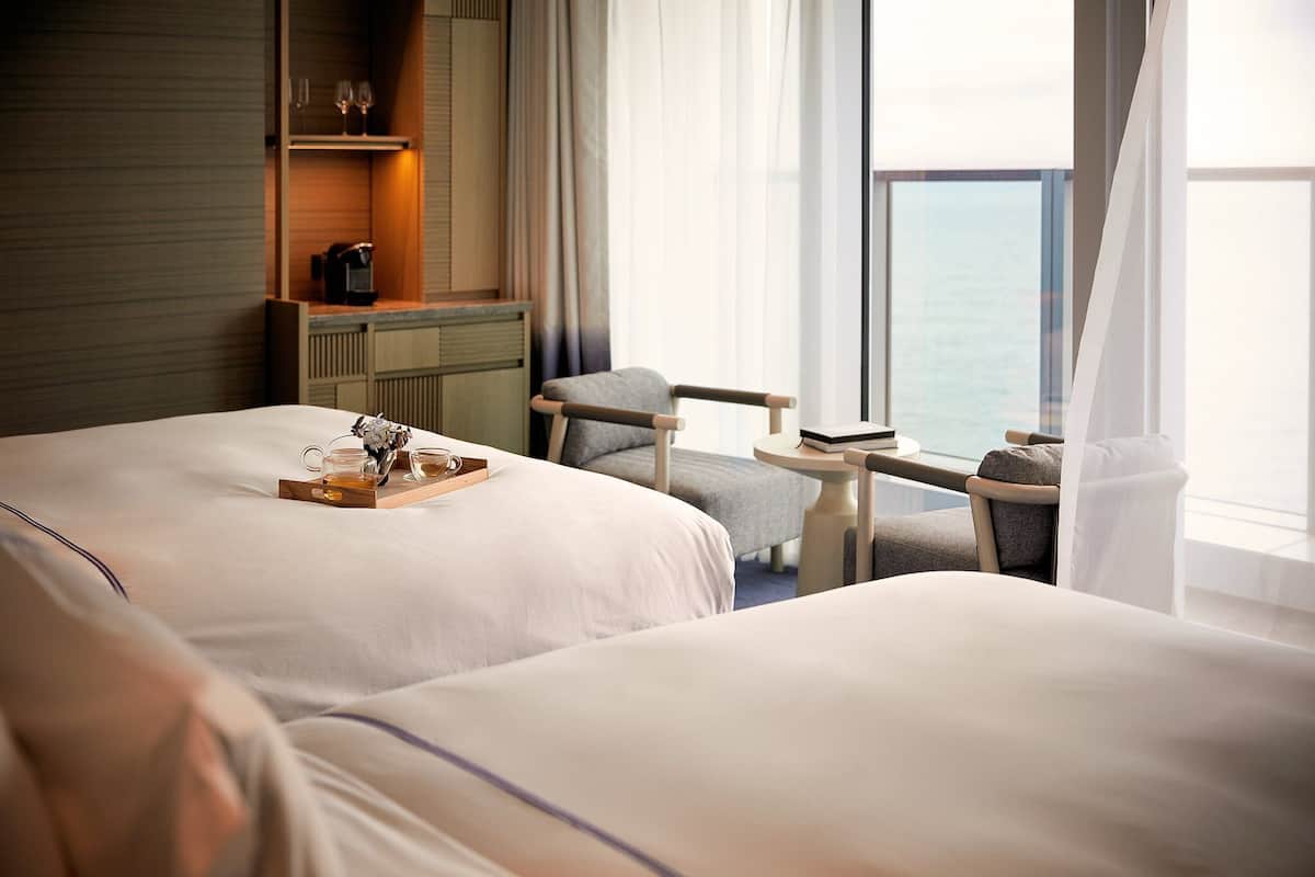 Een minibar, een kluis op de kamer, individueel gedecoreerd
