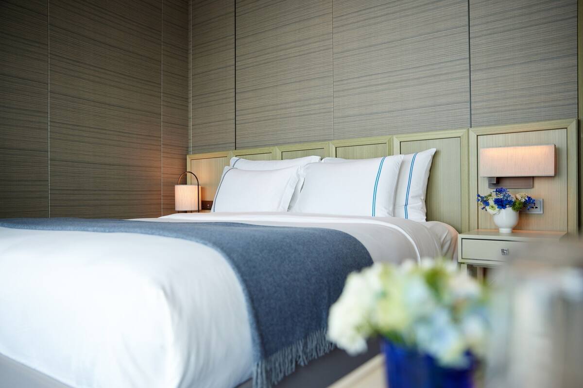 Minibar, in-room safe, desk, blackout curtains