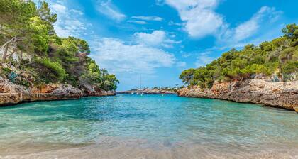 Apartment mit Klimaanlage, Pool, WLAN, Balkon und strandnaher Lage