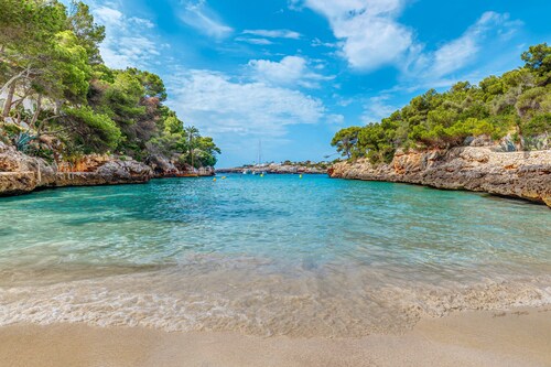 Apartment with Air Conditioning, Pool, Wi-Fi, Balcony, and Near the Beach