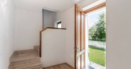 Ferienwohnung "Bella Cora" mit Garten und privater Dachterrasse