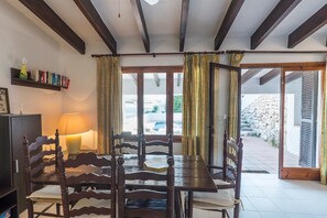 Dining - With Pool and Fantastic View of the Sea - Villa Mar y Roca (Binibequer)