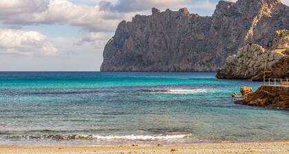 Villa with Charme and Large Pool - Villa Gran Voramar