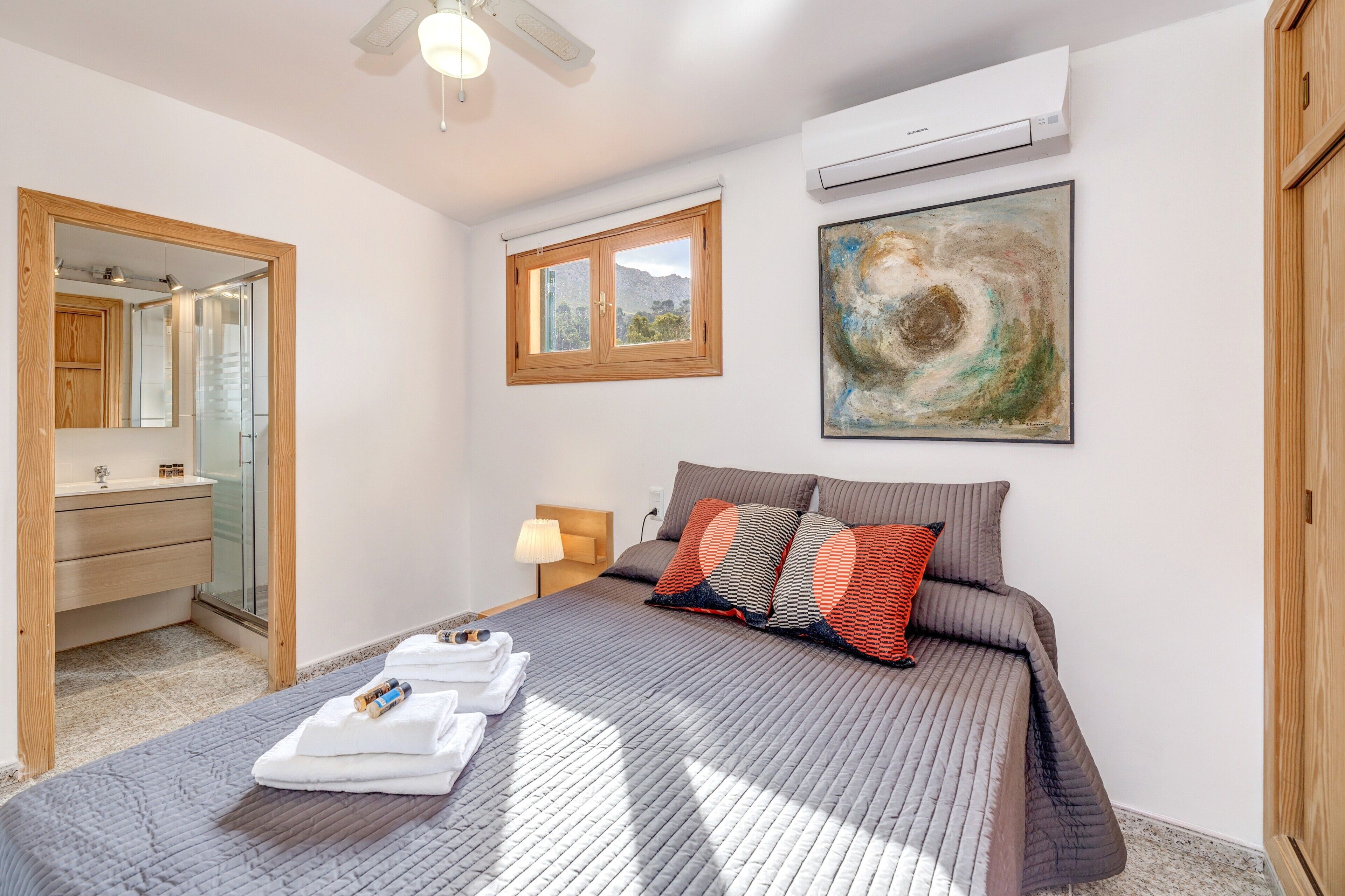 6 habitaciones, tabla de planchar con plancha y wifi gratis 