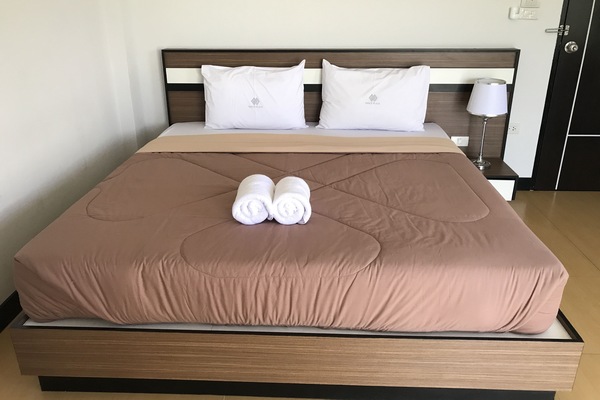 Deluxe Double Room, Non Smoking | Desk, free WiFi