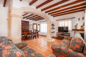 TV - Holiday Apartment Dofí On the Beach with Terrace, & Sea View (Cala Millor)