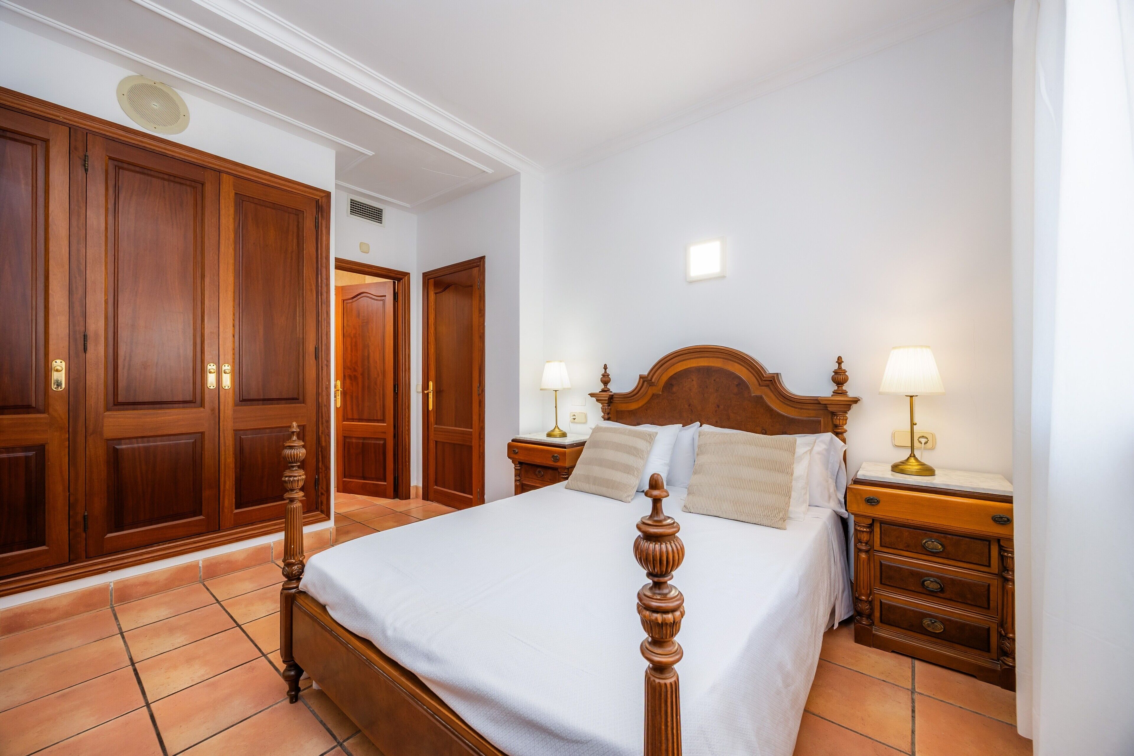 3 habitaciones, tabla de planchar con plancha y wifi gratis 