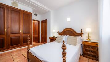 3 habitaciones, tabla de planchar con plancha y wifi gratis