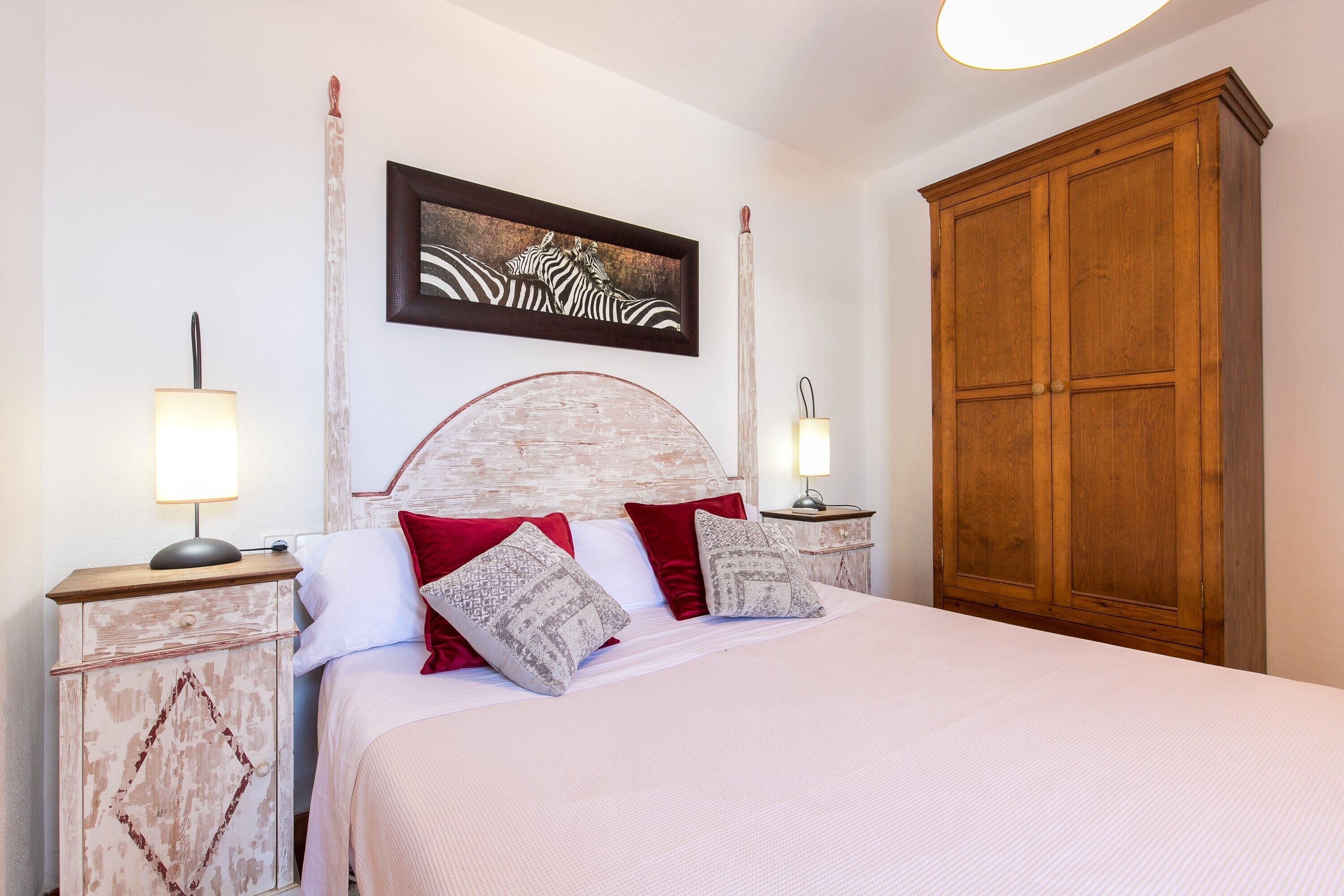 3 bedrooms, iron/ironing board, free WiFi, bed sheets