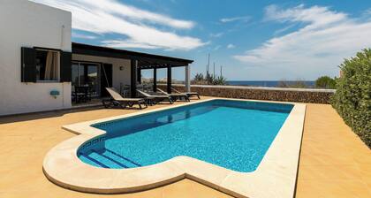 Vacation Home "Pura Vida" with Sea View, Private Heated Pool and Wi-Fi