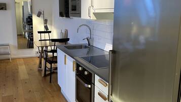 The Farms Studio Standard | Private kitchen | Fridge, microwave