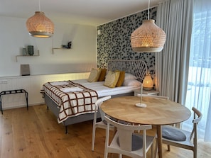 The Farms Studio Deluxe | Pillowtop beds, individually decorated, individually furnished - Halmstad Gårdshotell (Halmstad)