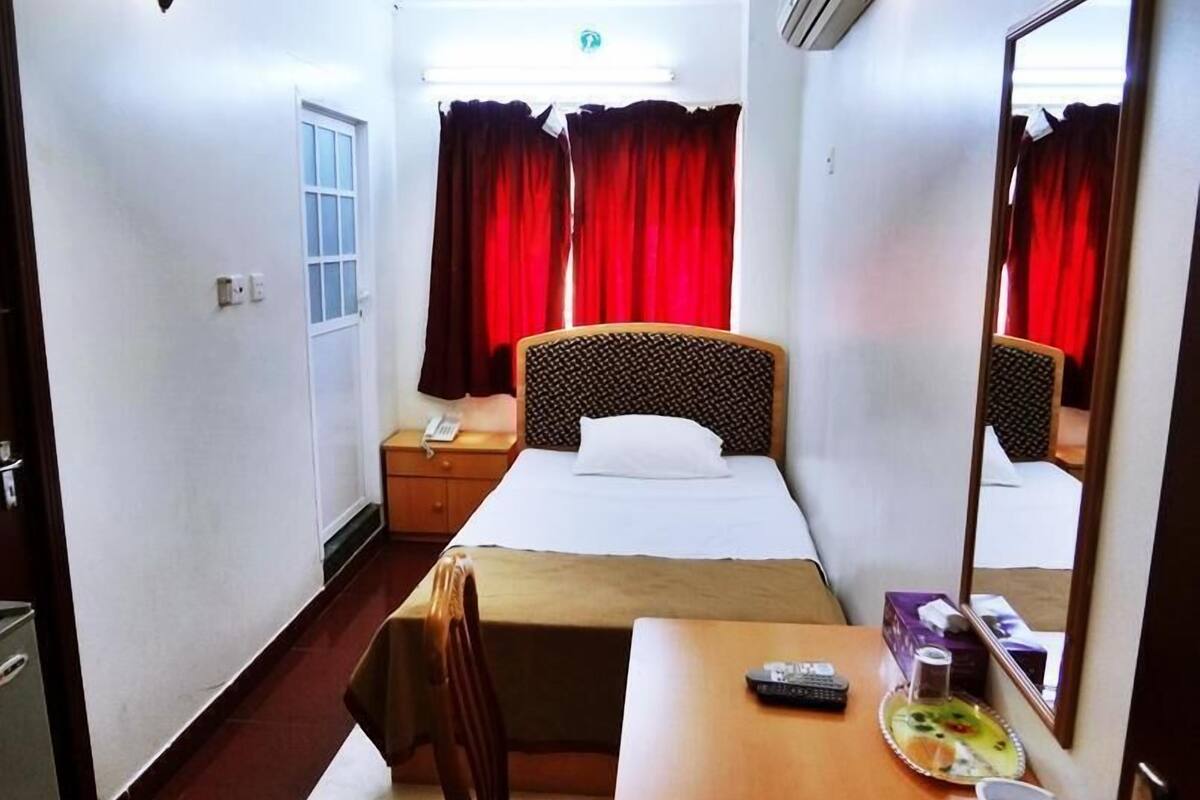 Single Room | Iron/ironing board (on request), free WiFi