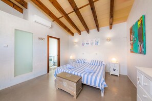 4 habitaciones, escritorio, tabla de planchar con plancha y wifi gratis 