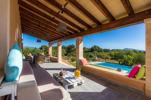 Outdoor dining - Secluded Country House on Rural Estate with Pool, Wi-Fi, Orchard and Terrace (Artá)