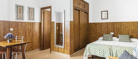 1 bedroom, iron/ironing board, free WiFi, bed sheets