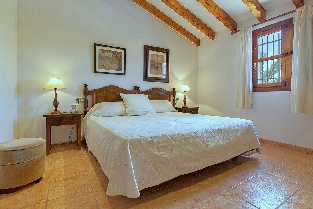 4 chambres, fer et planche à repasser, Wi-Fi gratuit, draps fournis