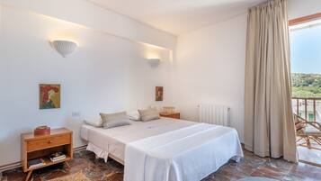 3 Schlafzimmer, BĂŒgeleisen/BĂŒgelbrett, kostenloses WLAN, BettwĂ€sche