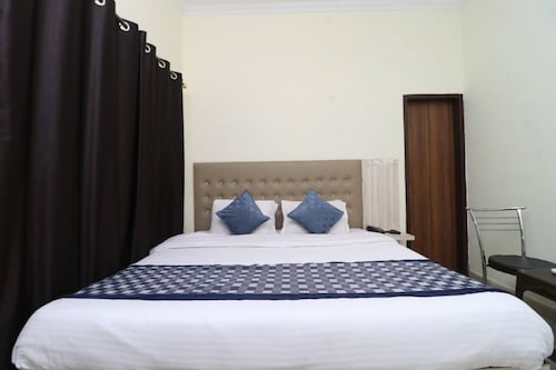 Hotel Kamron Inn