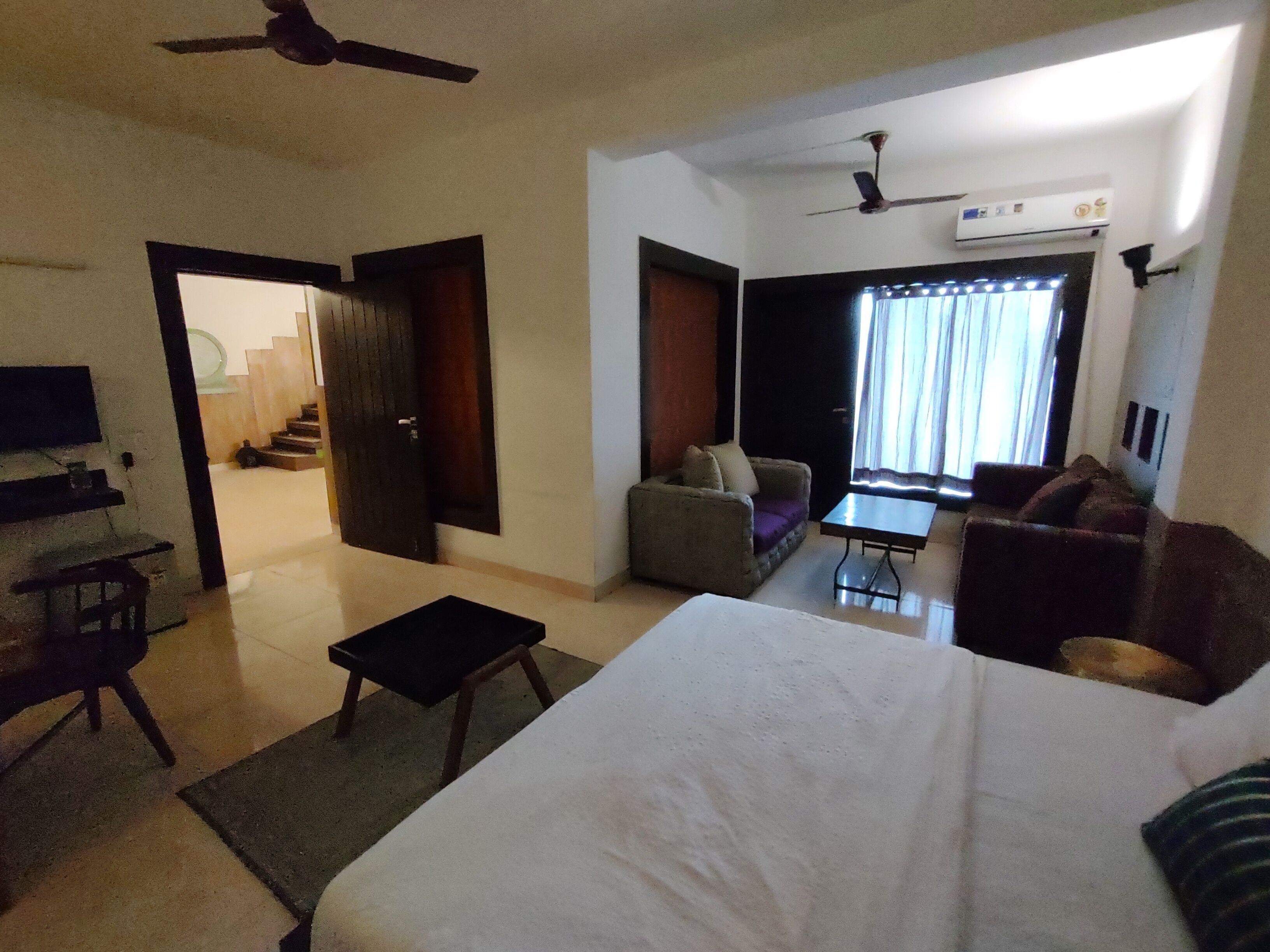 Desk, laptop workspace, free WiFi, bed sheets