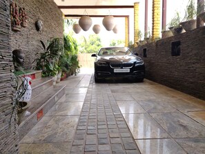 Free self parking - Aakritii Hotels (Gurugram)