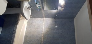 Ensemble baignoire-douche