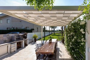Outdoor dining - Bright and Modern – Damasco Three-Room Apartment (Lonato del Garda)