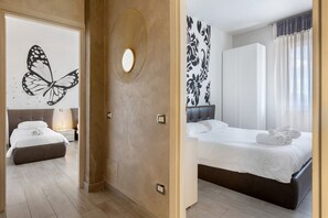 2 bedrooms, iron/ironing board, free WiFi, bed sheets - Bright and Modern – Damasco Three-Room Apartment (Lonato del Garda)